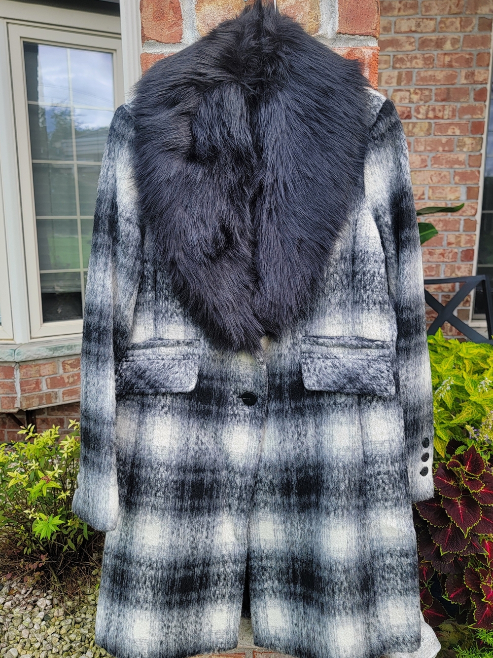 Laundry By Shelli Segal Black & White Plaid Coat with Faux Fur Collar